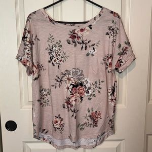 Maurice’s 24/7 loose fitting blouse. Size Large